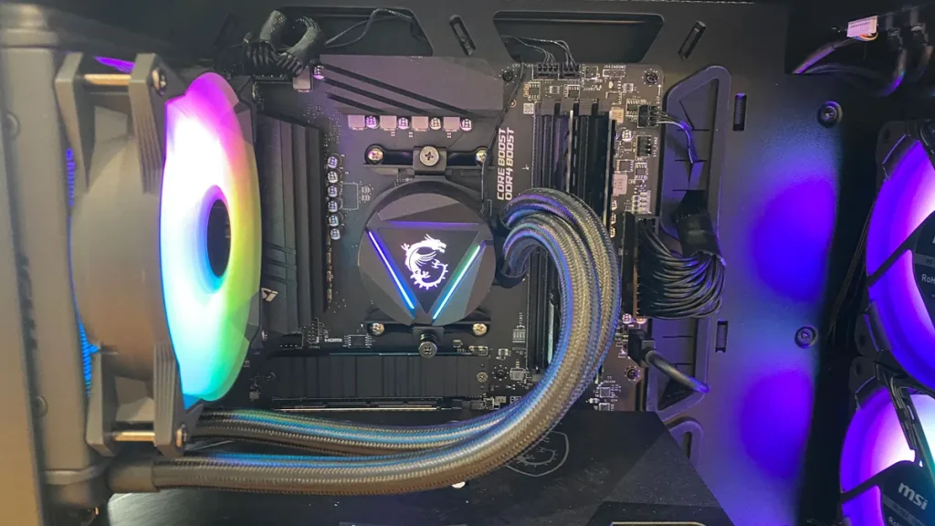 MSI Aegis ZS2 C7NVP-1435US interior