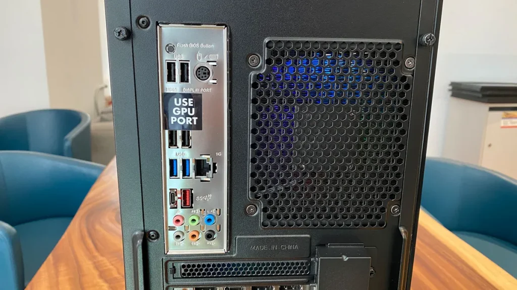 MSI Aegis ZS2 C7NVP-1435US rear ports