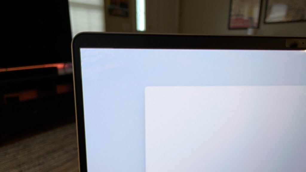 HP OmmiBook 5 (16-fb0299nr) laptop display