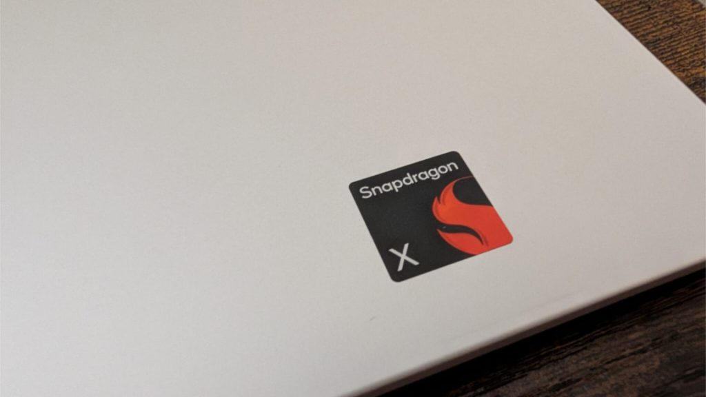HP OmniBook 5 (16-fb0299nr) laptop Snapdragon logo